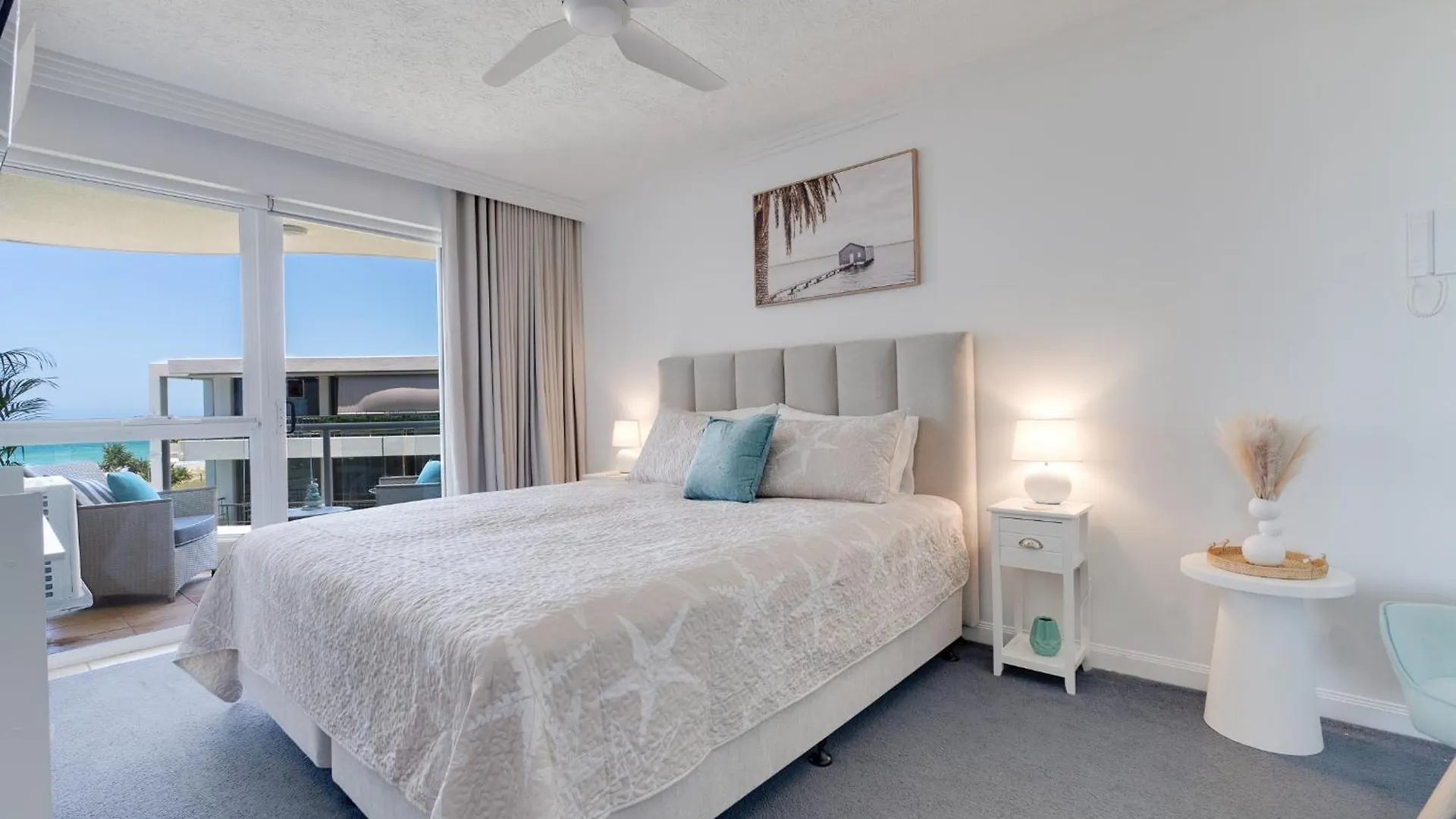 Stunning 2-Br Waterfront Apartment In Palm Beach! Gold Coast 0*,  Australia